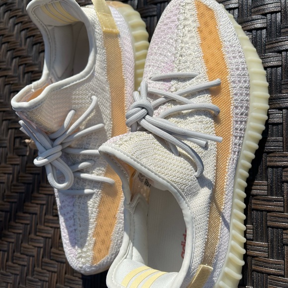 Adidas Yeezy 350 Light Size 9.5 main image 12